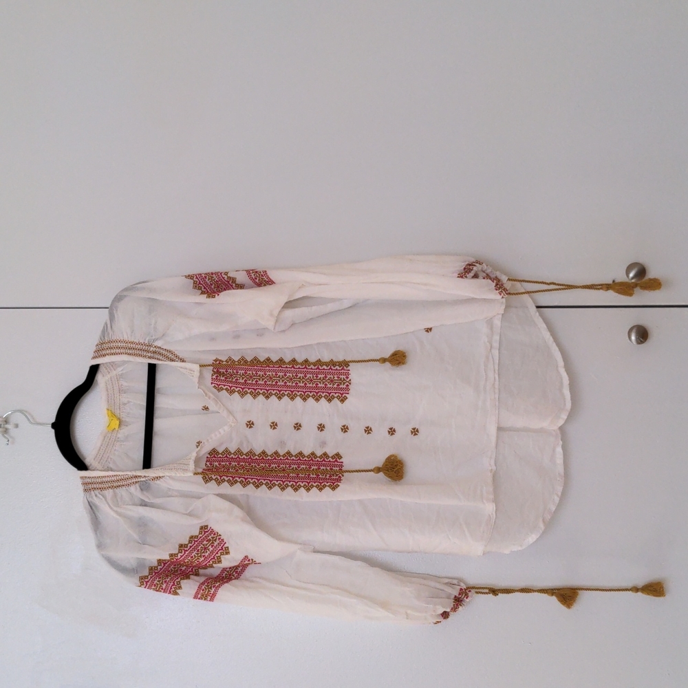 Roberta roller rabbit embroidery top